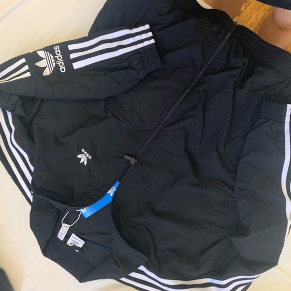 New Adidas jacket size XS - Picture 2 of 4